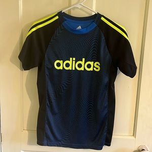 Kids adidas shirt climacool size M (10-12)
